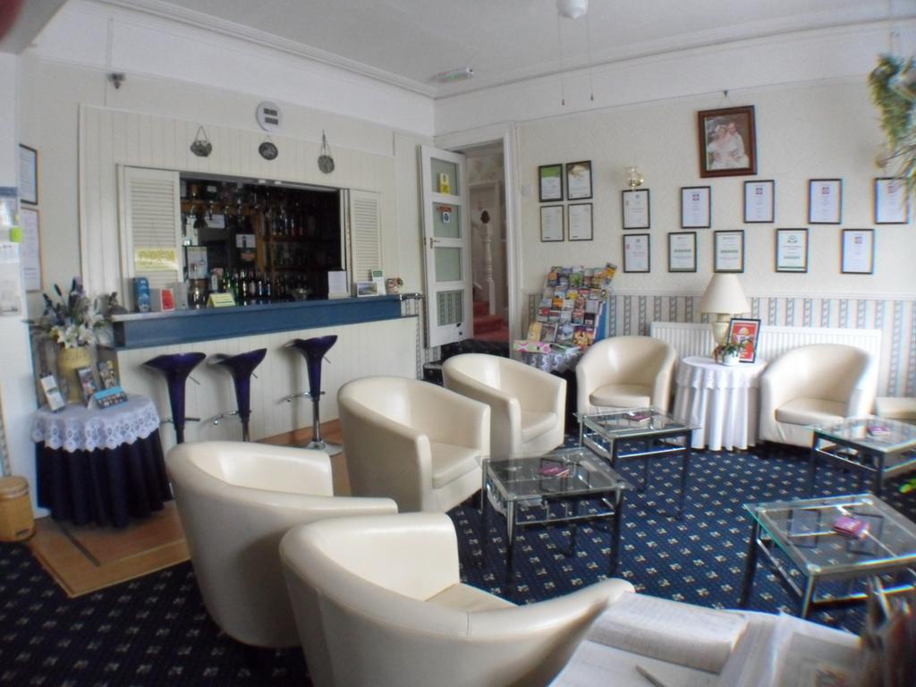 Crimdon Dene Hotel Torquay Ngoại thất bức ảnh